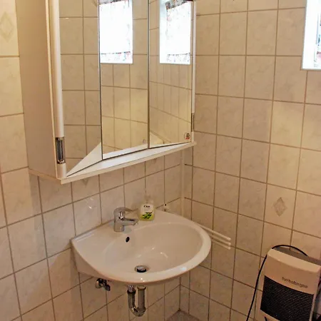 Ferienbungalow Mit Gro_em Garten I